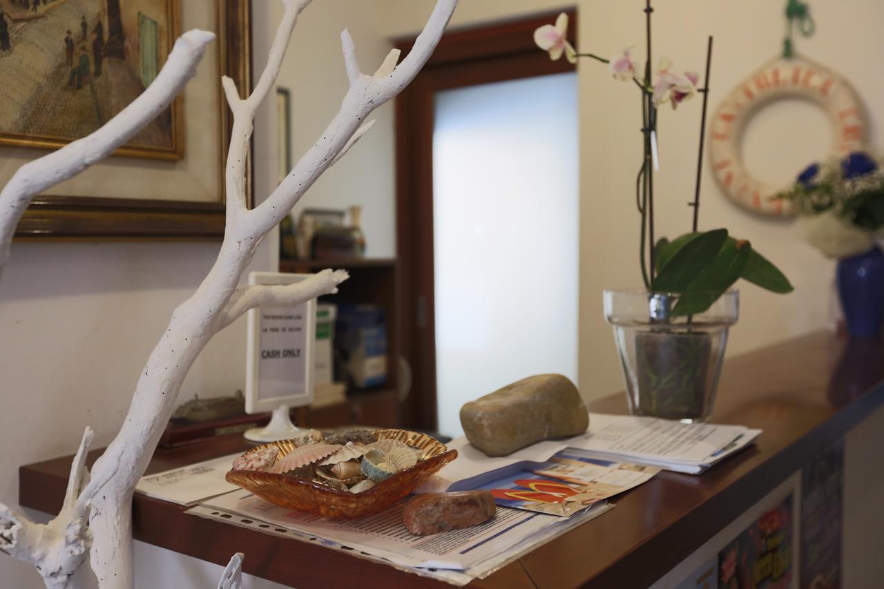 Hotel Domus Mea Cattolica Extérieur photo